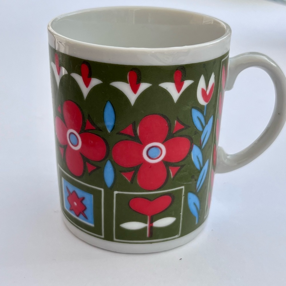 Vintage mug from Japan - stunning colour and condition